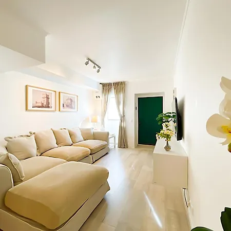Entire 2 Bedroom Family Friendly House In Belem 3 To 5 Guests Сasa de vacaciones Lisboa
