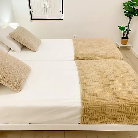 Entire 2 Bedroom Family Friendly House In Belem 3 To 5 Guests 度假居