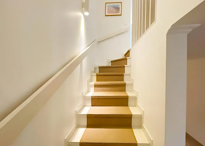 Дом отдыха Entire 2 Bedroom Family Friendly House In Belem 3 To 5 Guests Лиссабон