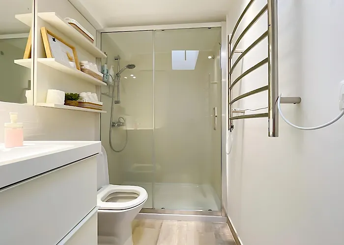 Entire 2 Bedroom Family Friendly House In Belem 3 To 5 Guests Дом отдыха Лиссабон