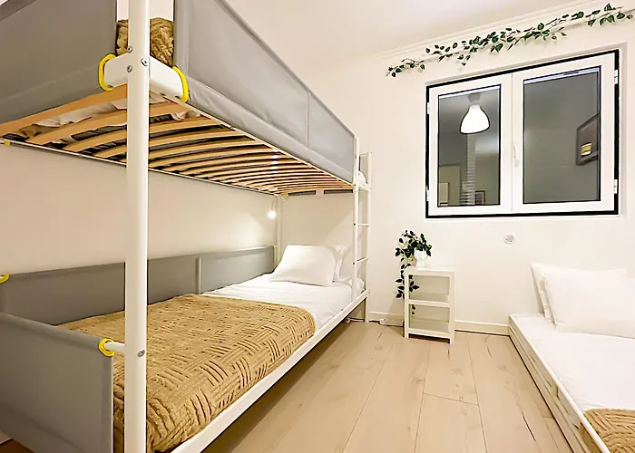 Entire 2 Bedroom Family Friendly House In Belem 3 To 5 Guests Лиссабон